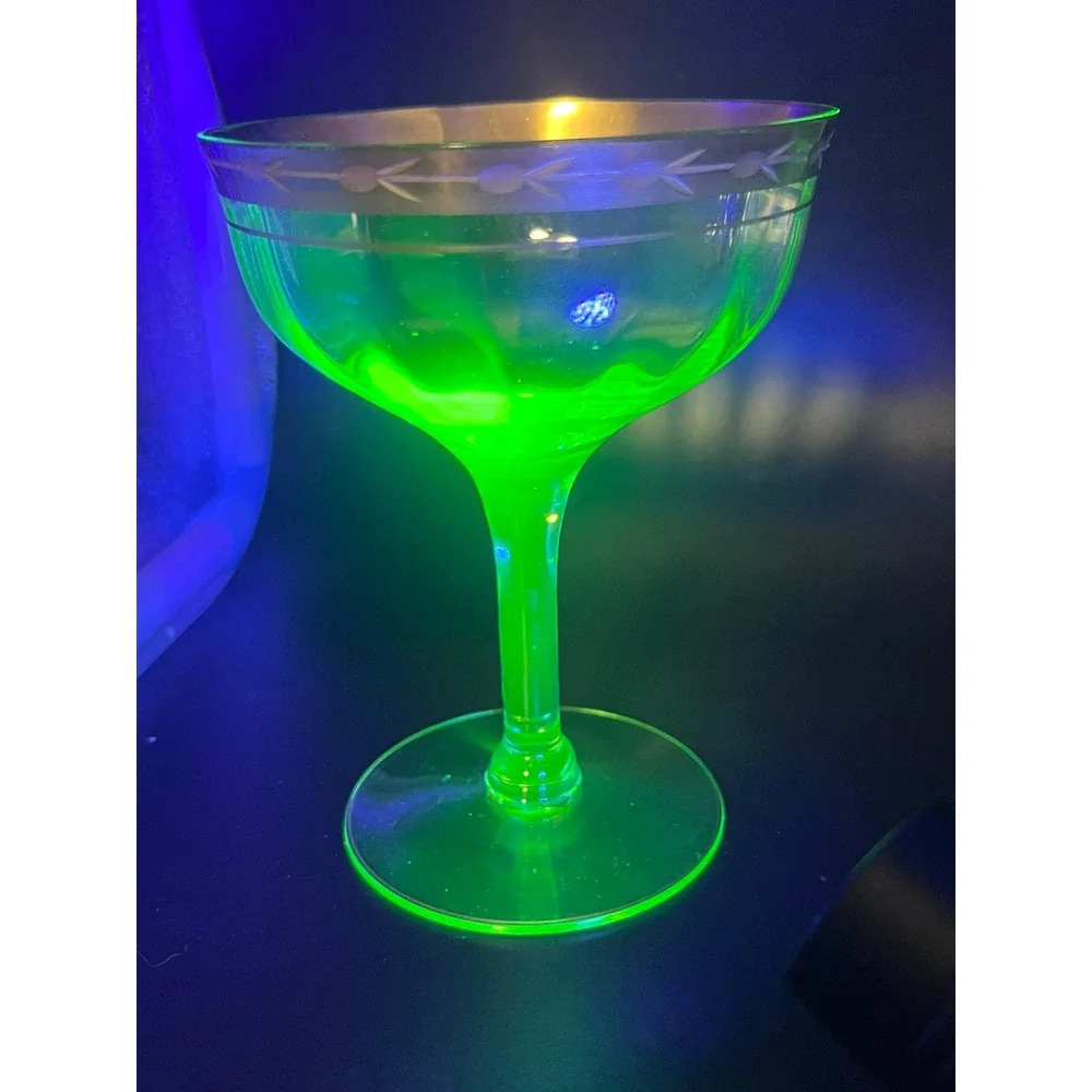 Vtg‎ Gold Rimmed Green Cocktail sherbet Glasses Vaseline Uranium 30's set 5 READ